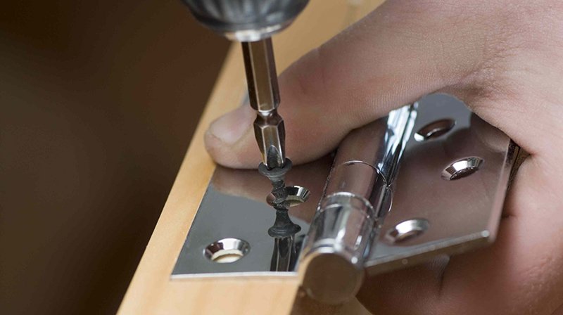 Furniture screw